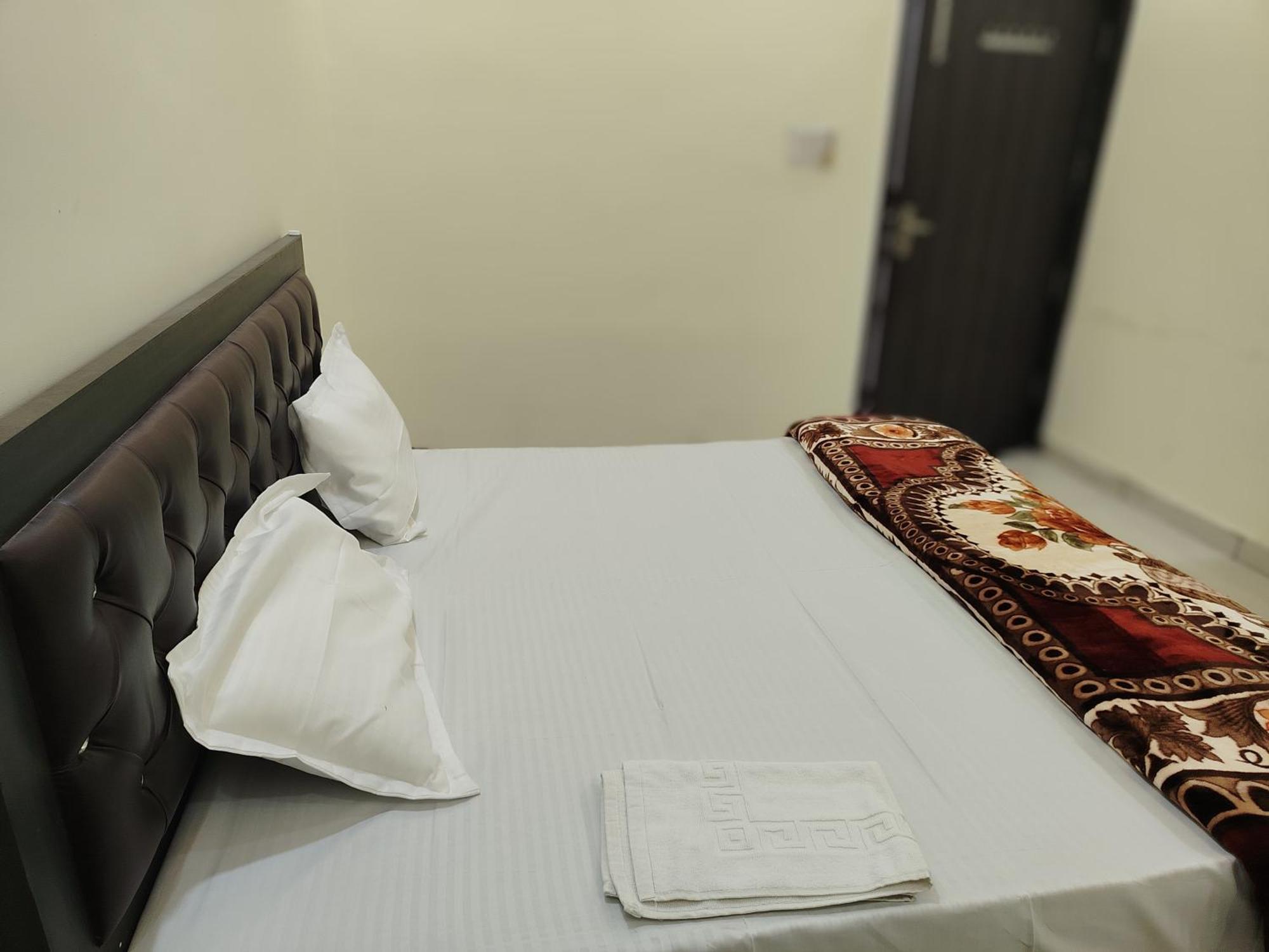 Hotel Dev International Khalilabad Экстерьер фото